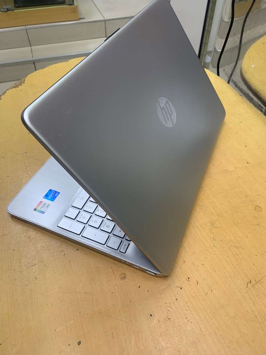 HP 15s Intel Core i5- 1155G7 (11th Gen) 8GB RAM 512GB SSD Window 11 Pro Laptop, Silver