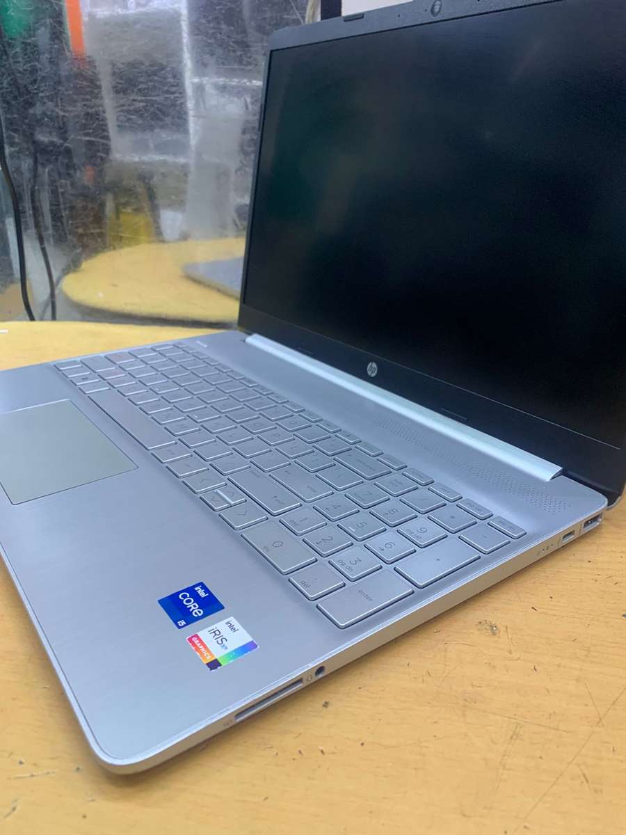 HP 15s Intel Core i5- 1155G7 (11th Gen) 8GB RAM 512GB SSD Window 11 Pro Laptop, Silver