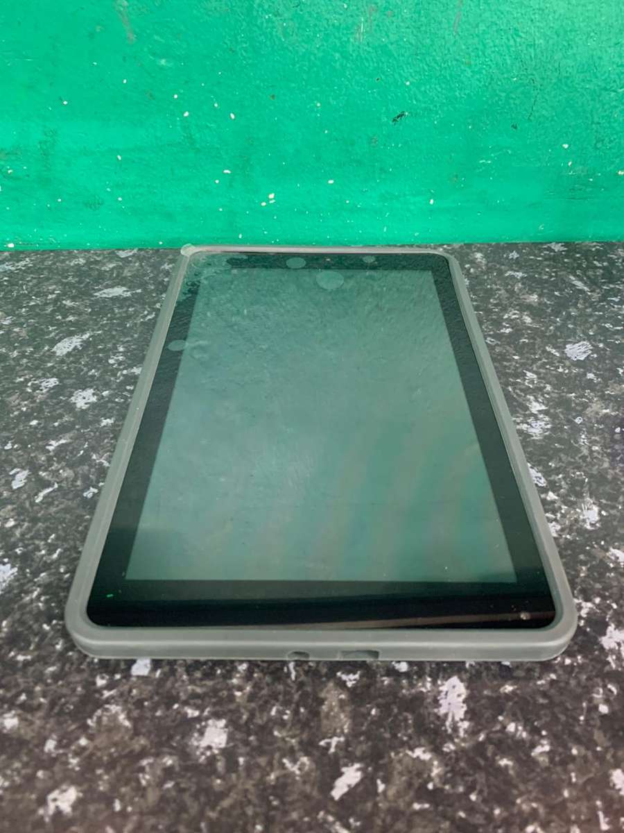 Proline H10882M 10.1" Quad Core Tablet with Wi-Fi & 3G (1GB Memory) 12Gb Gb space (Black)