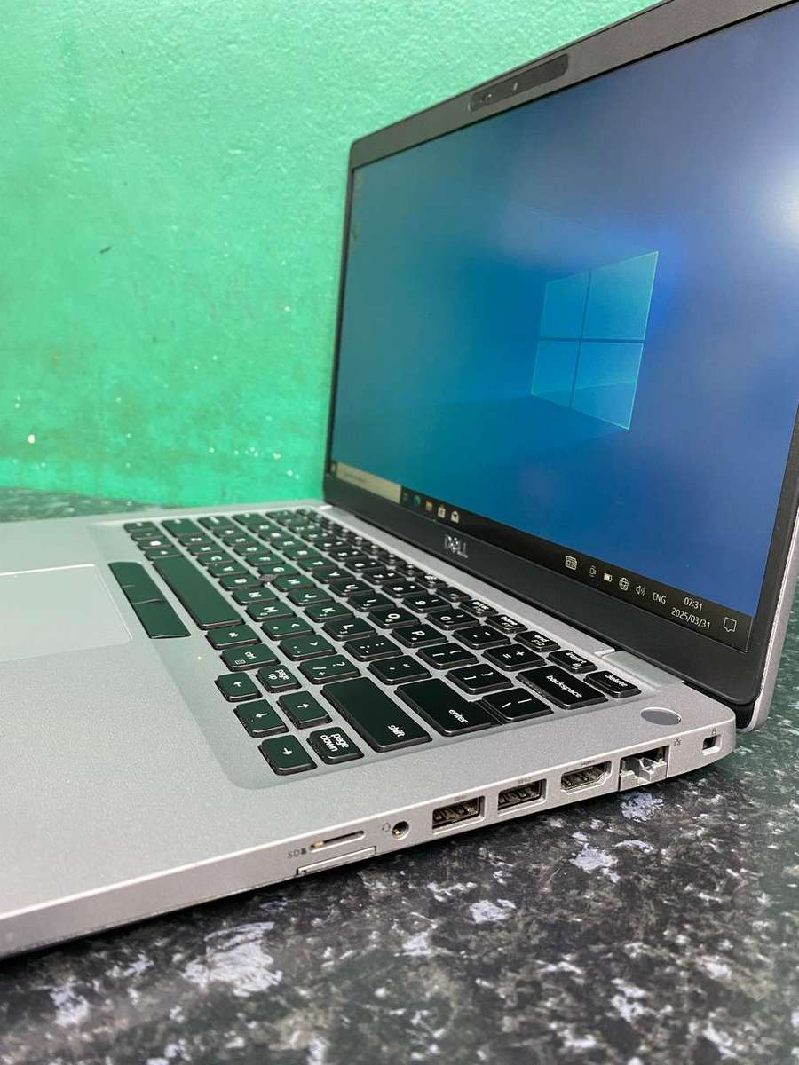 Dell Core i7 Laptop, 10th Gen, 16GB RAM, 256GB SSD, Win 11 Pro Laptop