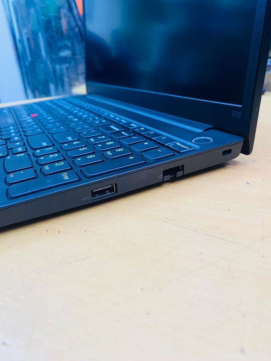 Lenovo ThinkPad E15 15.6-inch FHD Intel Core i7-1165G7 8GB RAM 512GB SSD
