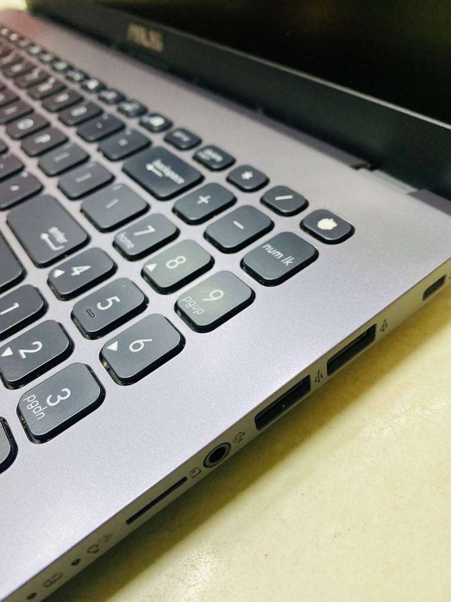 ASUS Intel Core i5, 8th Gen, 256Gb ssd, 8GB RAM Laptops