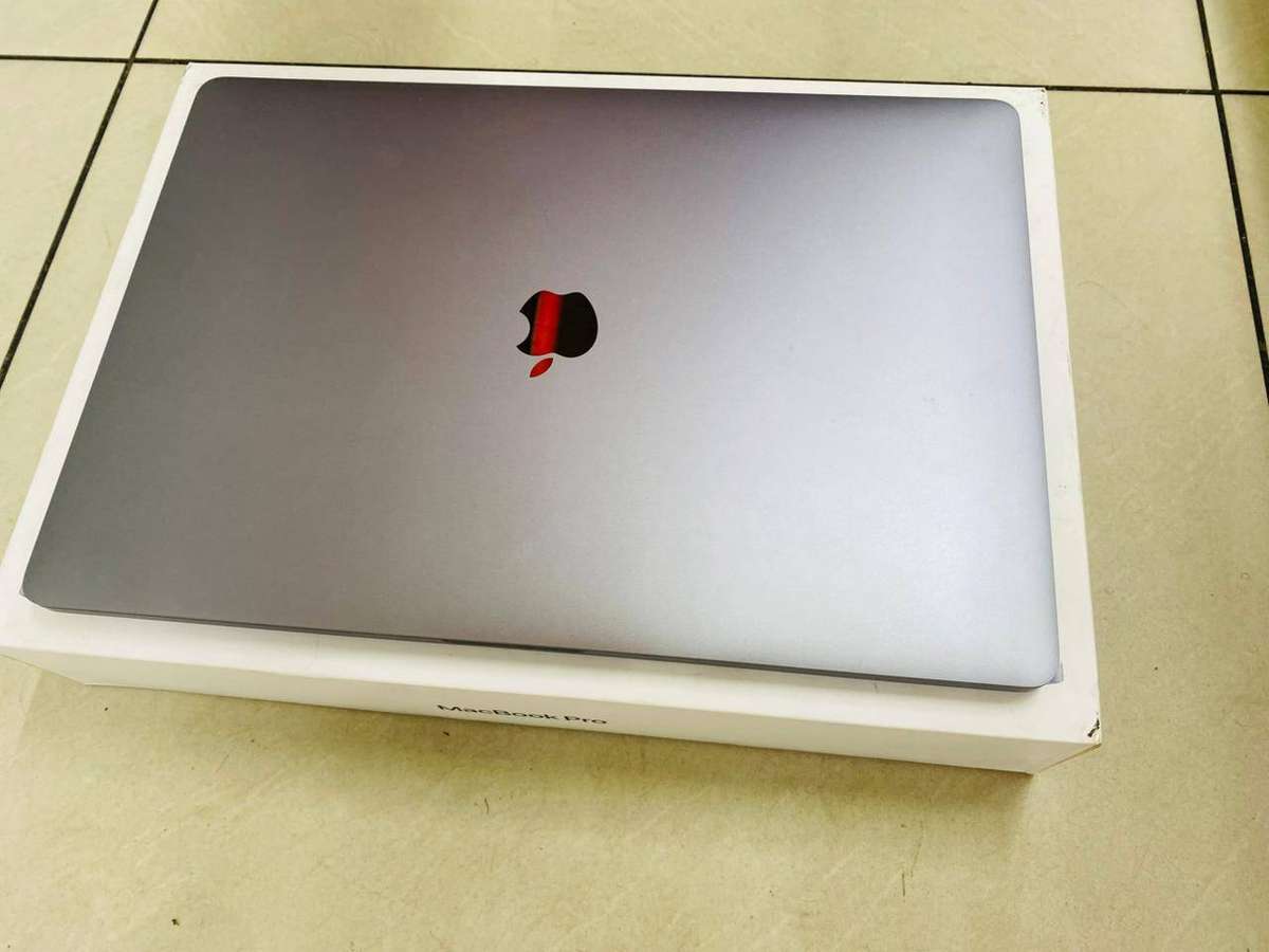 Macbook Pro 16" 2019 | Core i9 | 2,3 GHz | 16GB | 1TB SSD | Space Grey