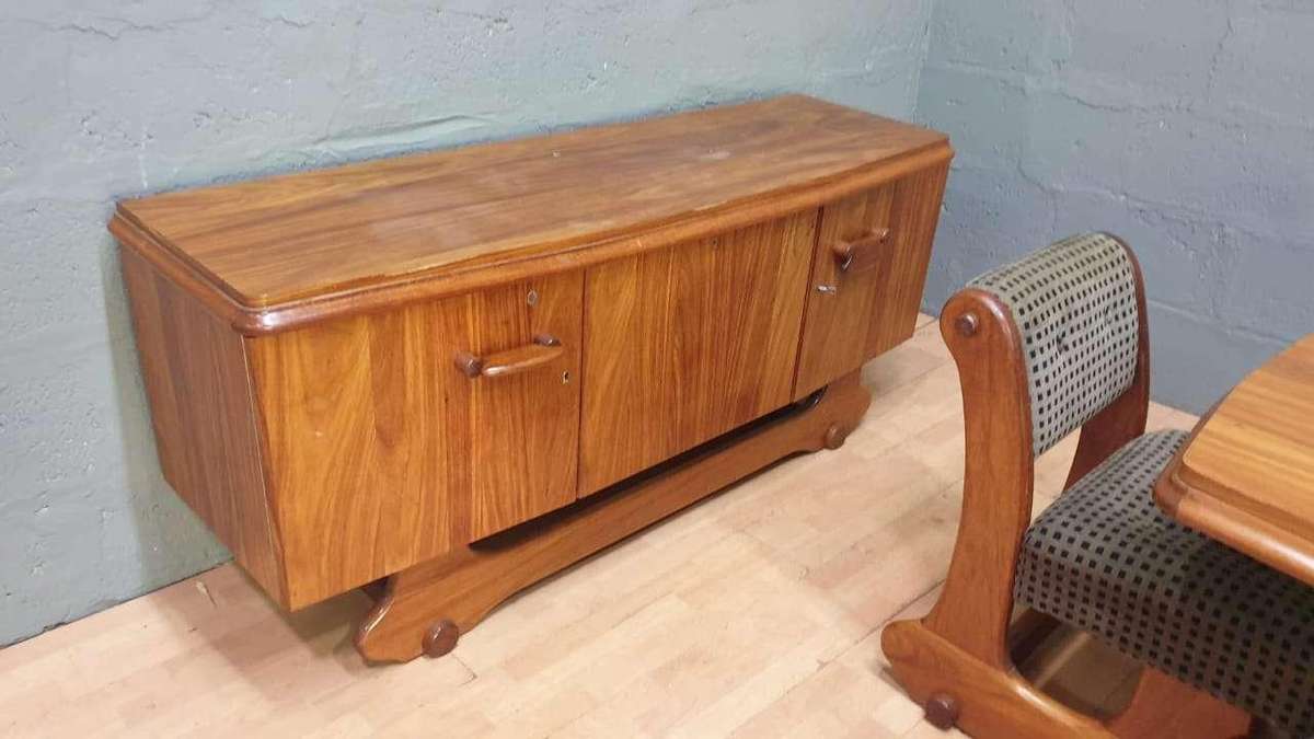 Original Oak Antique Dining Suite, 8 Oak Antique Chairs, 1 Long Oak Antique Table, Best for Family