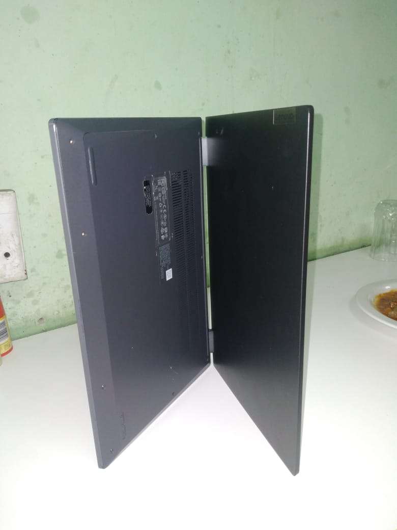 Lenovo IdeaPad Flex 5 2in 1, AMD Ryzen 3, 512MB GPU, 4GB, 512GB Nvem M.2,  Touch Screen, WIFI,  Good