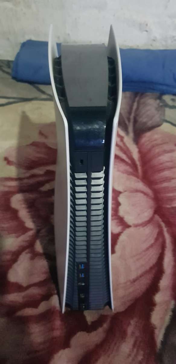 Remove Teenagers from the Street PlayStation PS5, 2 Controllers, 660GB, HDMI, Blu-Ray DVD, Cables