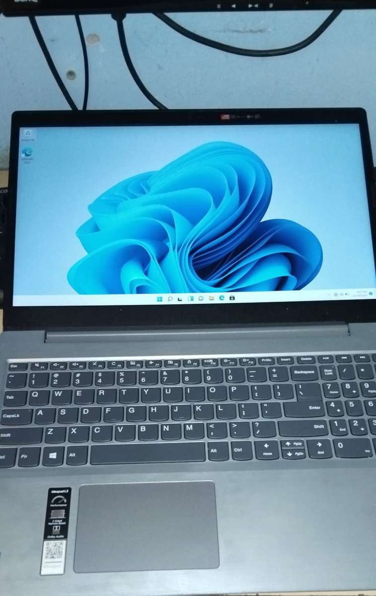 Lenovo, i3 11th Gen, 20GB Ram, 512GB M.2 Nvem, HDMI, Bluetooth, 4G LTE, WI-FI