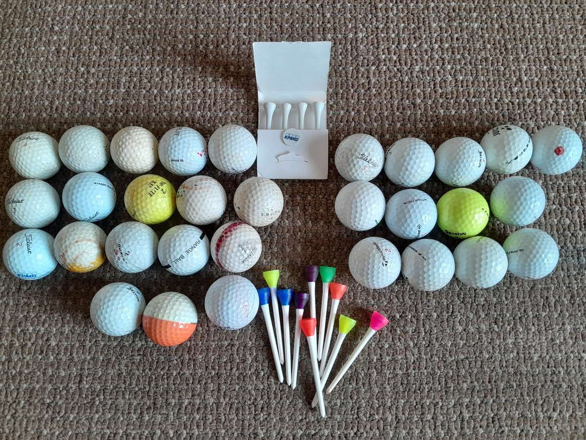 31xSecond Hand Used Golf Balls & Tees Bundle
