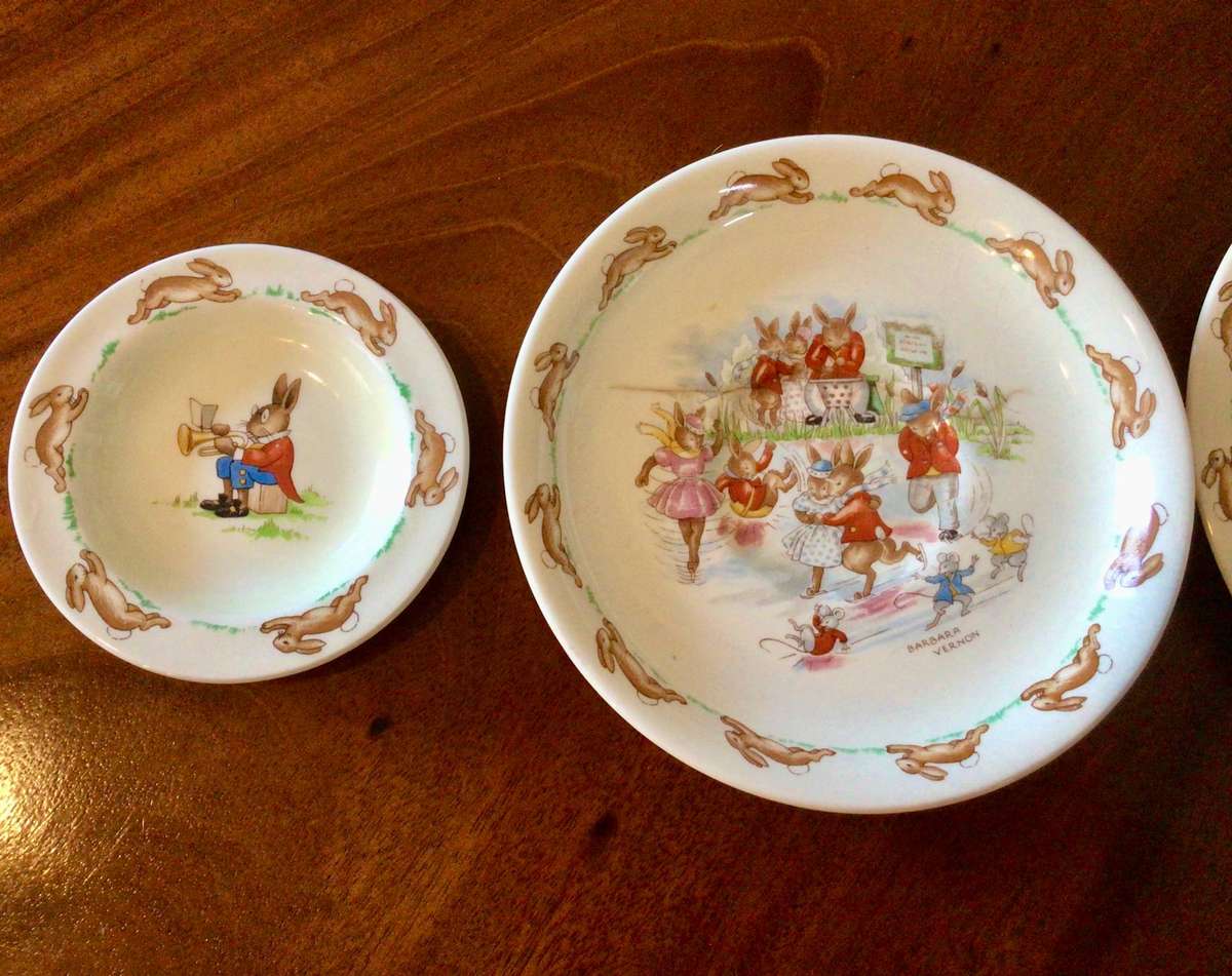 Collection of 5 Graduated Royal Doulton Bunnykins Plates