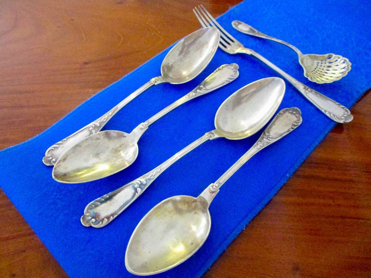 346 Grams of 800 (80%) Silver Cutlery