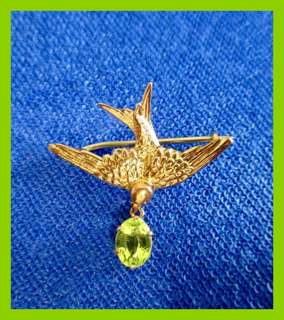 Beautiful 9ct Gold Antique Swallow Brooch With Drop Peridot!