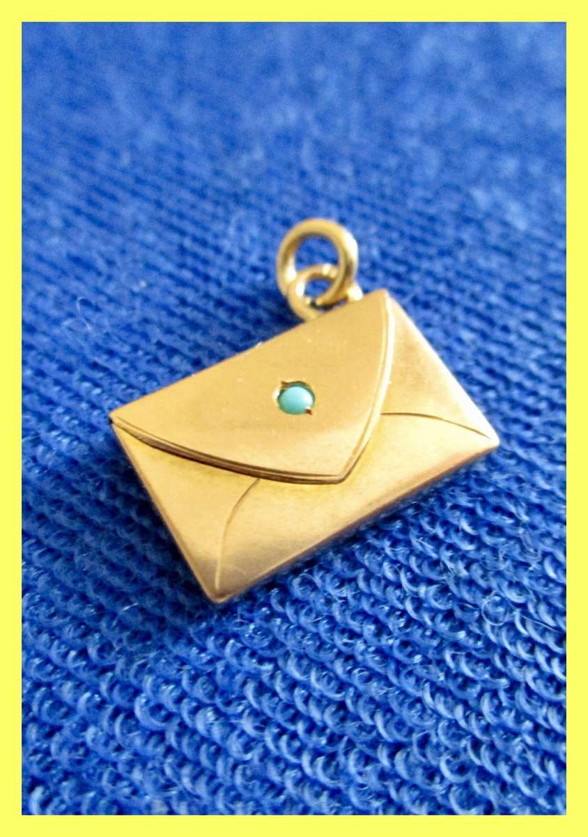 Rare Solid 9ct Gold Antique Opening Envelope Charm!