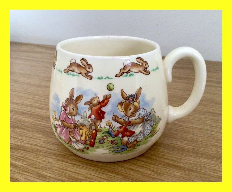 Vintage Signed Royal Doulton Bunnykins Mug Knitting Scene!