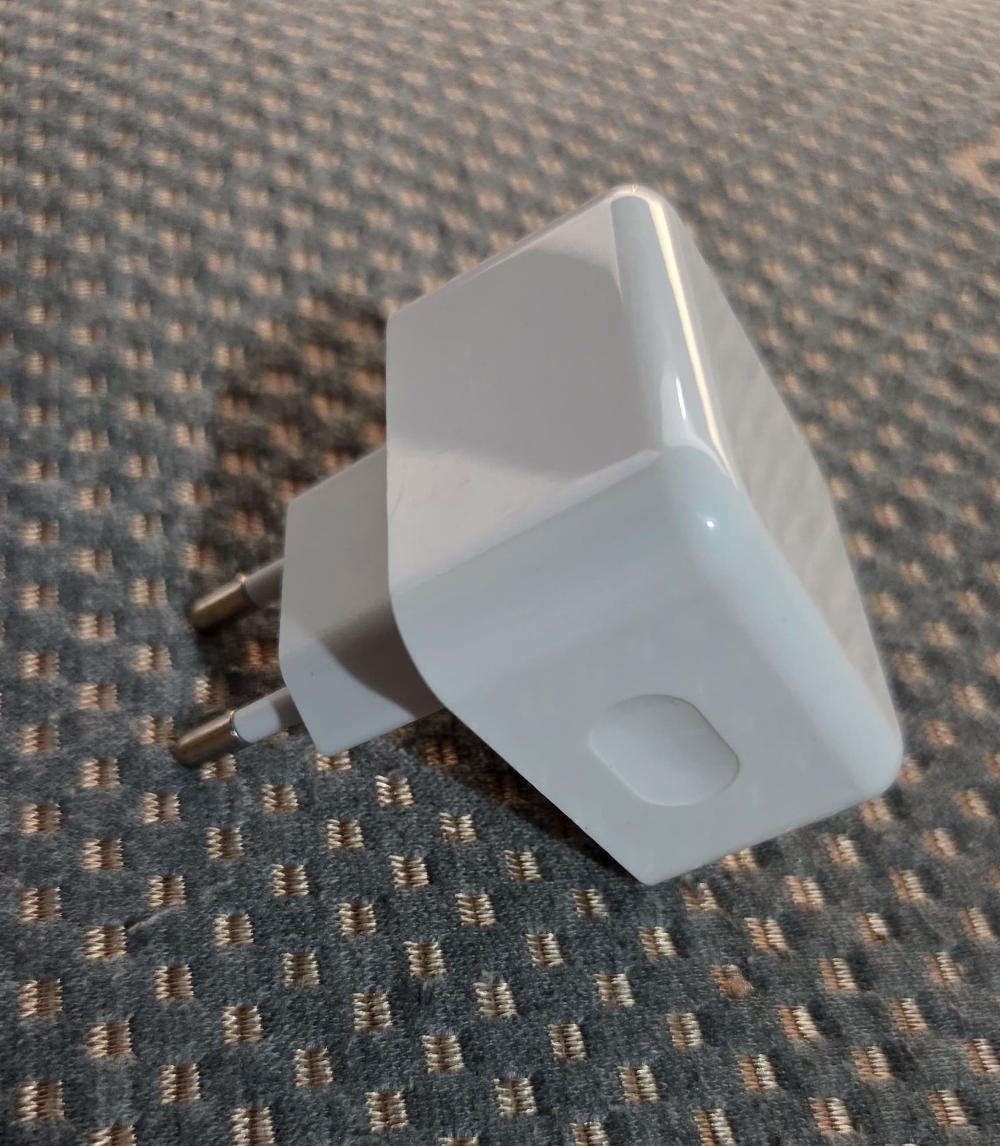Apple 35W Dual USB-C Port Power Adapter