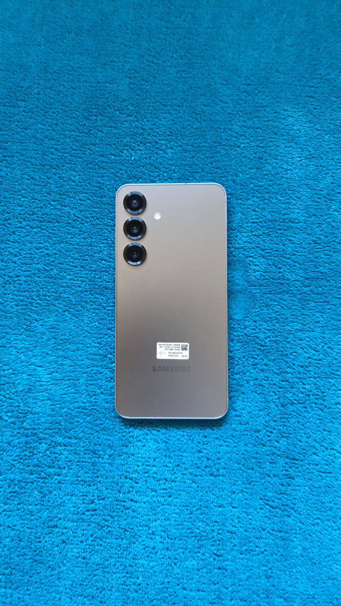 Samsung S25 256GB Silver Shadow