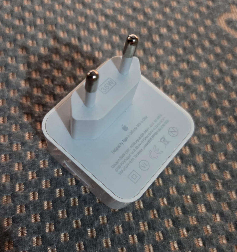 Apple 35W Dual USB-C Port Power Adapter