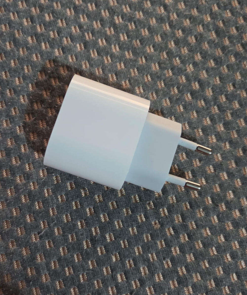 Apple 20W USB-C Power Adapter
