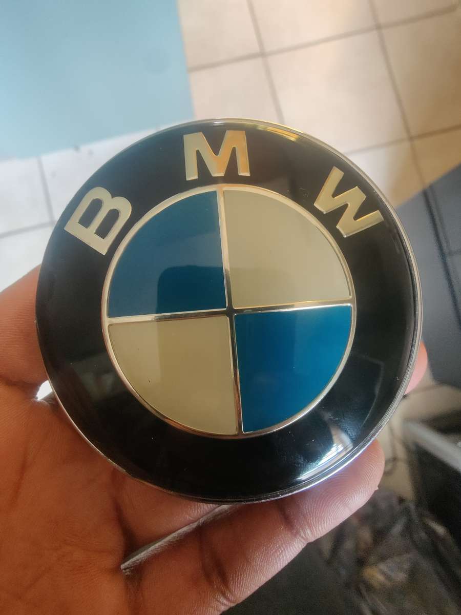 BMW 82mm Bonnet Badge