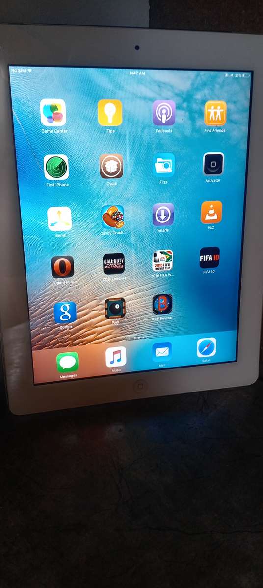 APPLE iPAD 2- 64gb(ios 9.3.5 Jail Broken)