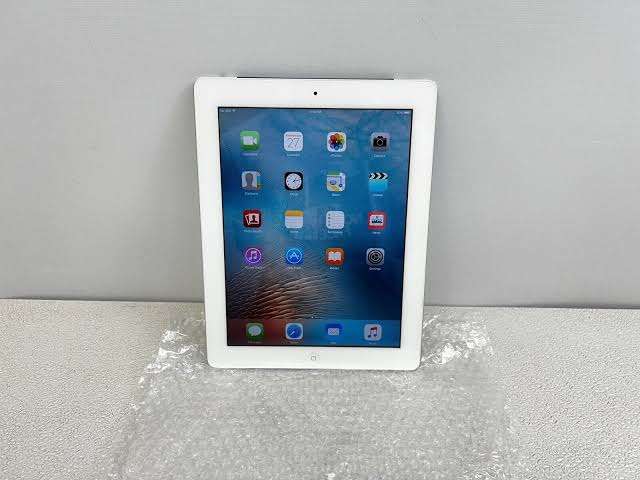 APPLE iPAD 2- 64gb(ios 9.3.5 Jail Broken)