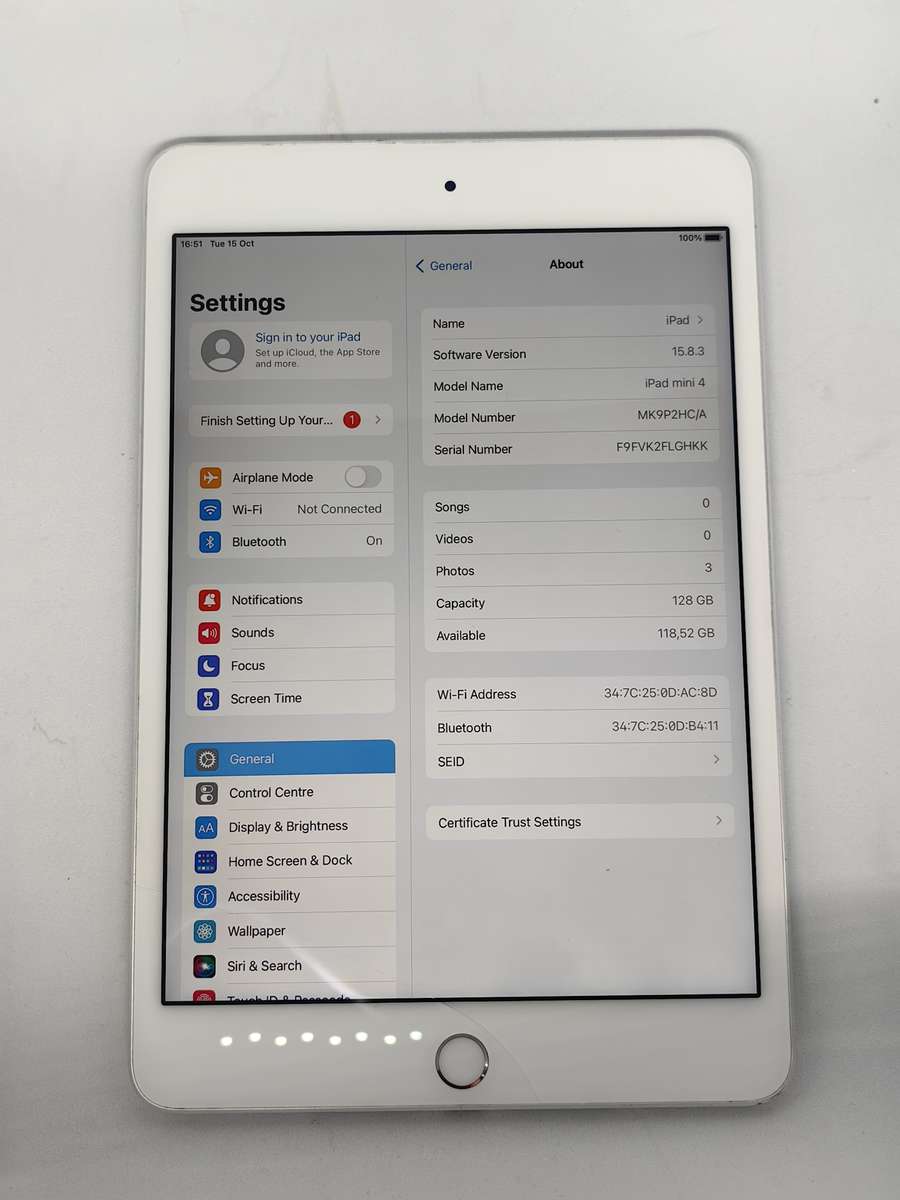Apple iPad mini 4 128gig ,