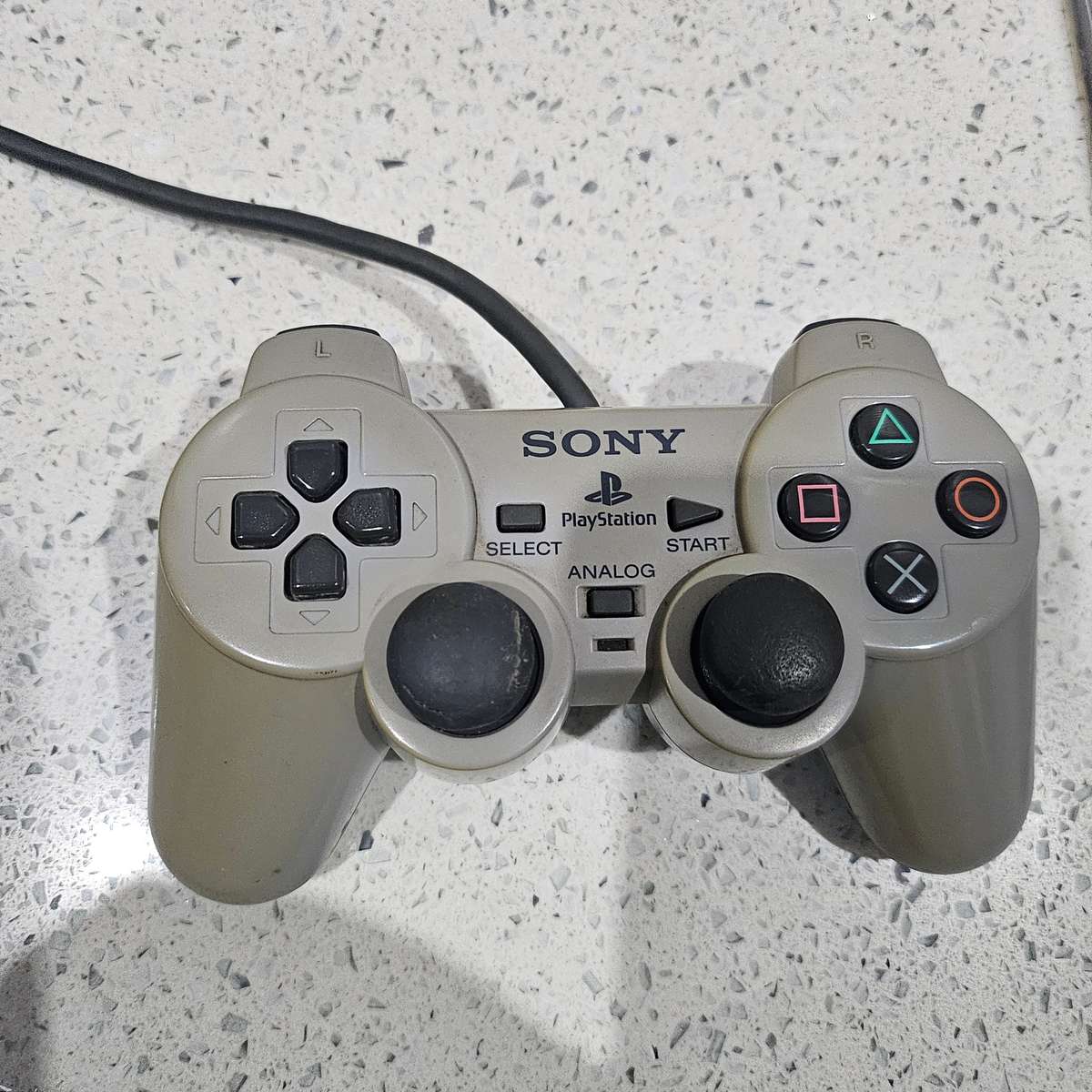 COLLECTABLE ORIGINAL PS ONE WITH ORIGINAL CONTROLLER,ORIGINAL MEMORY CARD AND TWO PS ONE GAMES