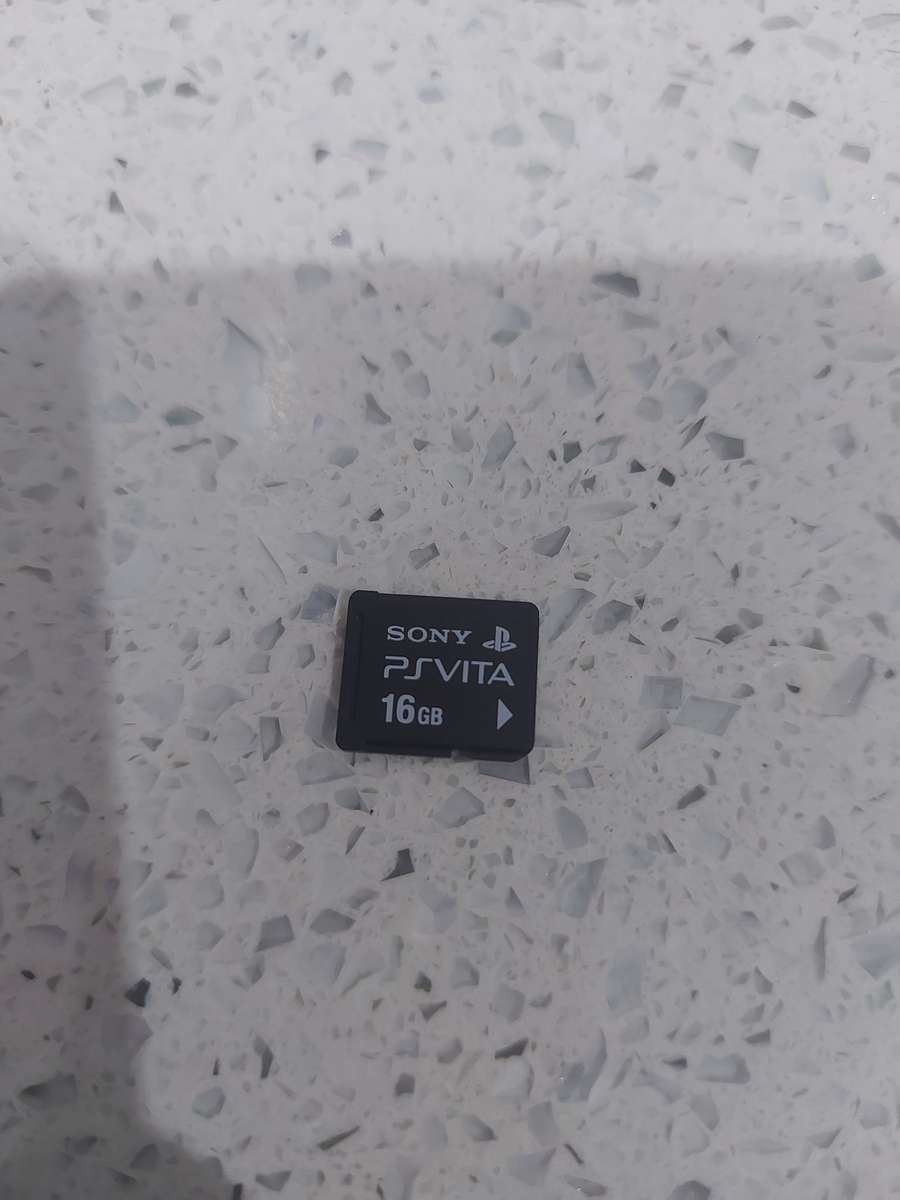 ORIGINAL PS VITA MEMORY CARD 16GIG