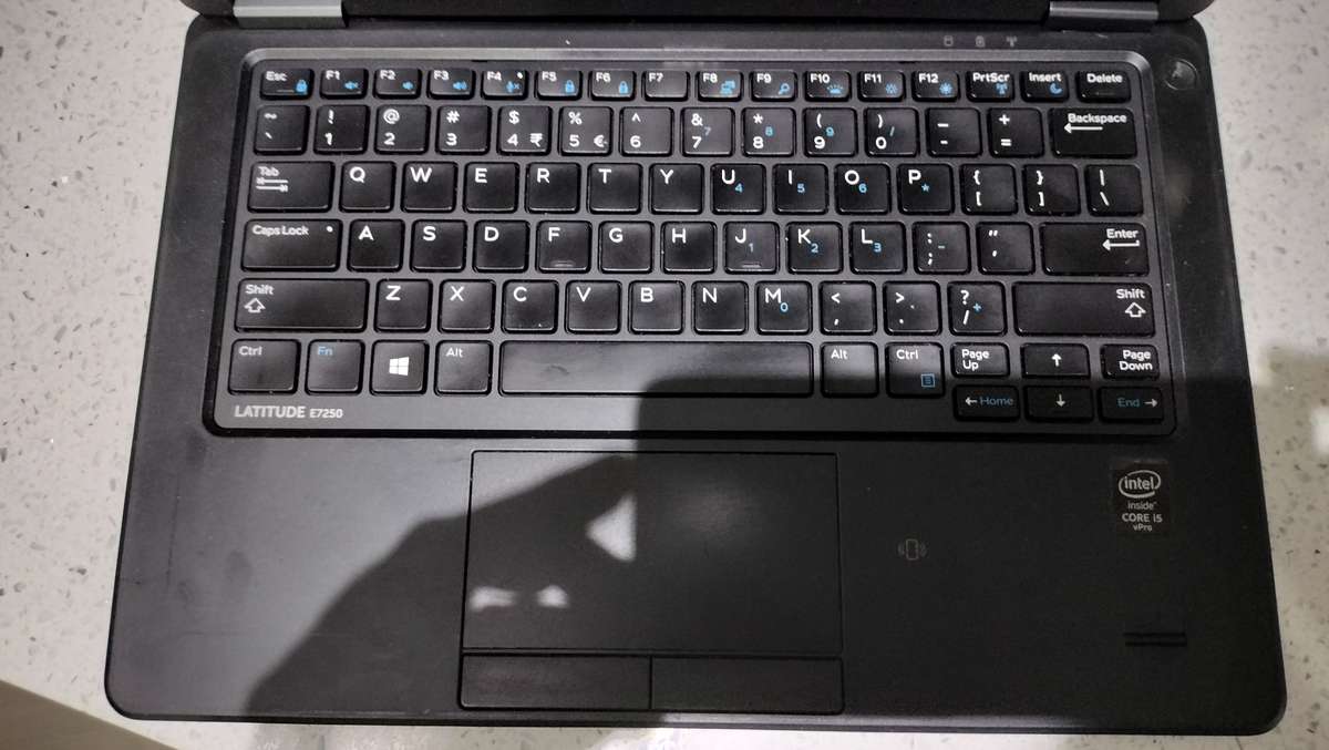 DELL LATITUDE E7250 8GIG 256GB NVME M2 HARD DRIVE READ CAREFULLY