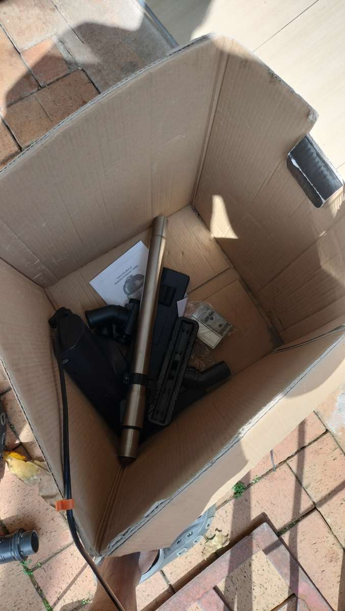 GENSIS WET AND DRY VAC