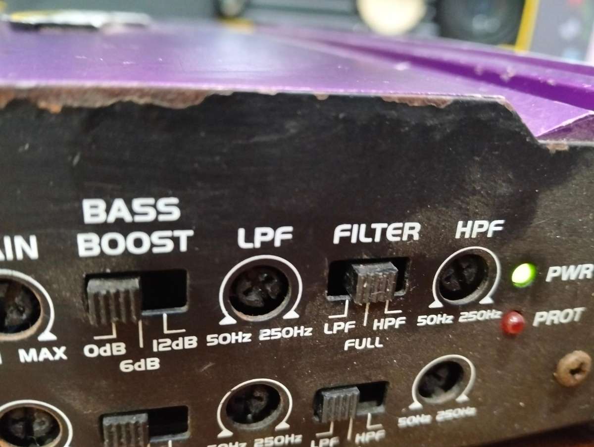 COLLECTIABLE OLD SCHOOL CALIBRA STEALTH 4CHANNEL AMP 2400W