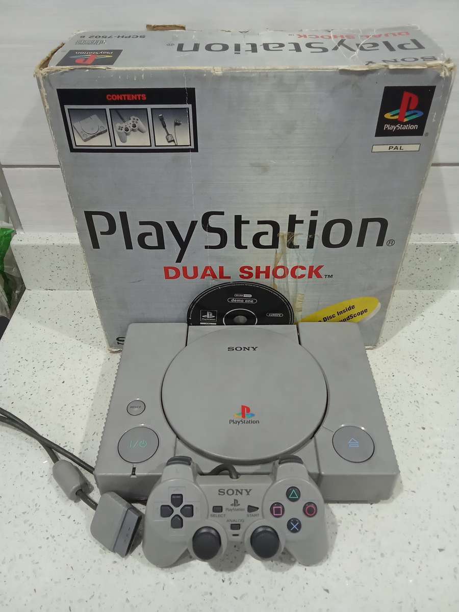 ORIGINAL SONY PLAY STATION ONE WITH BOX  AND CONTROLLER