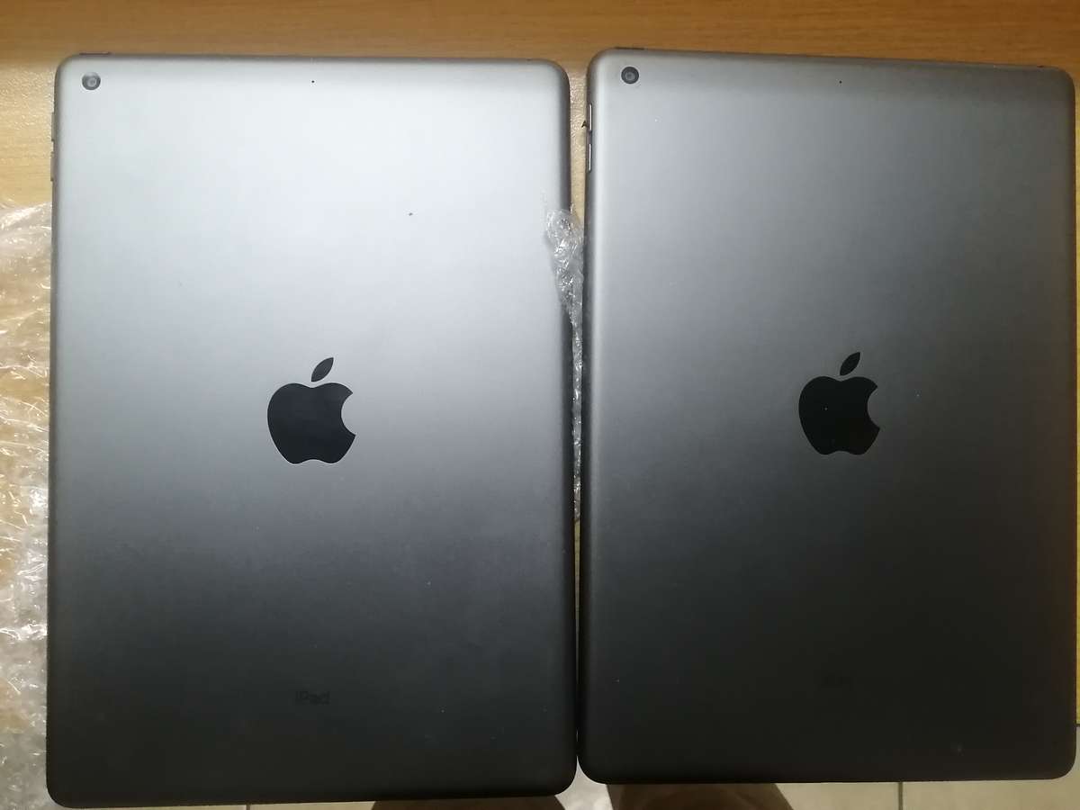 TWO IPAD 7TH GEN , READ CAREFULLY