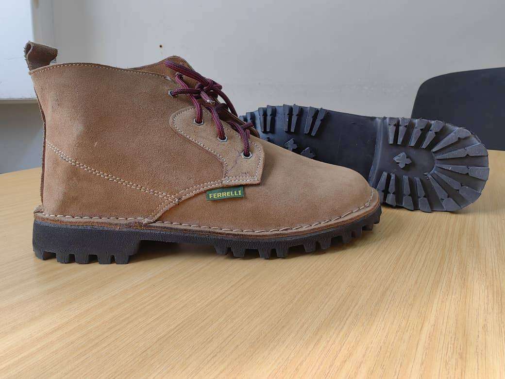 SIZE 10 SUEDE LEATHER STICTH DOWN BOOT