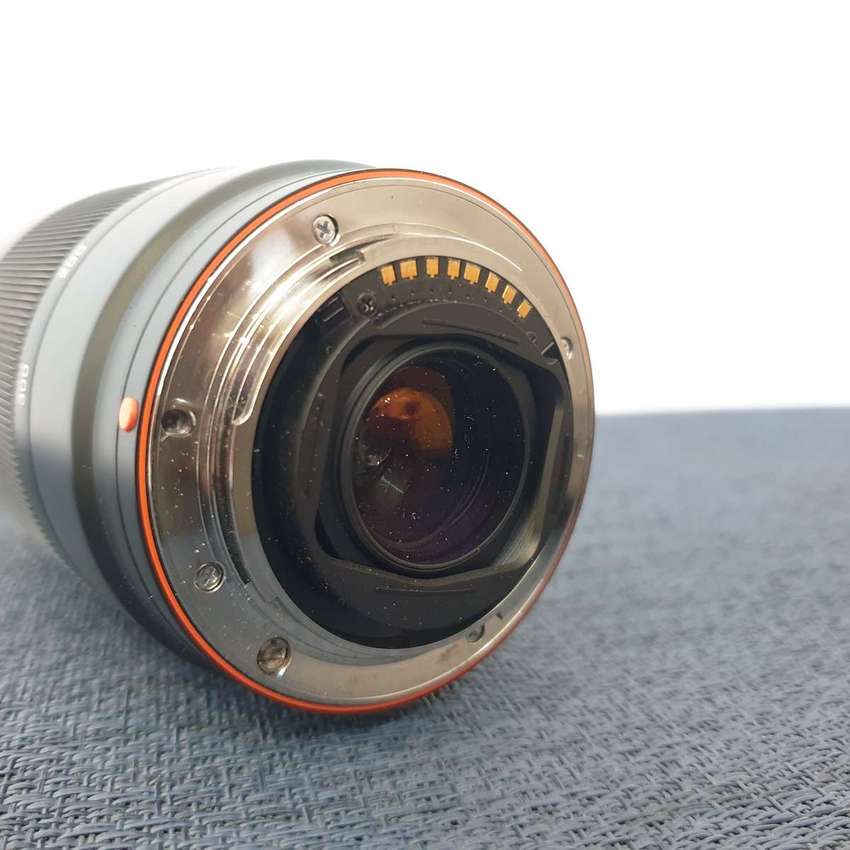 Sony Alpha A100 + 75-300 lens