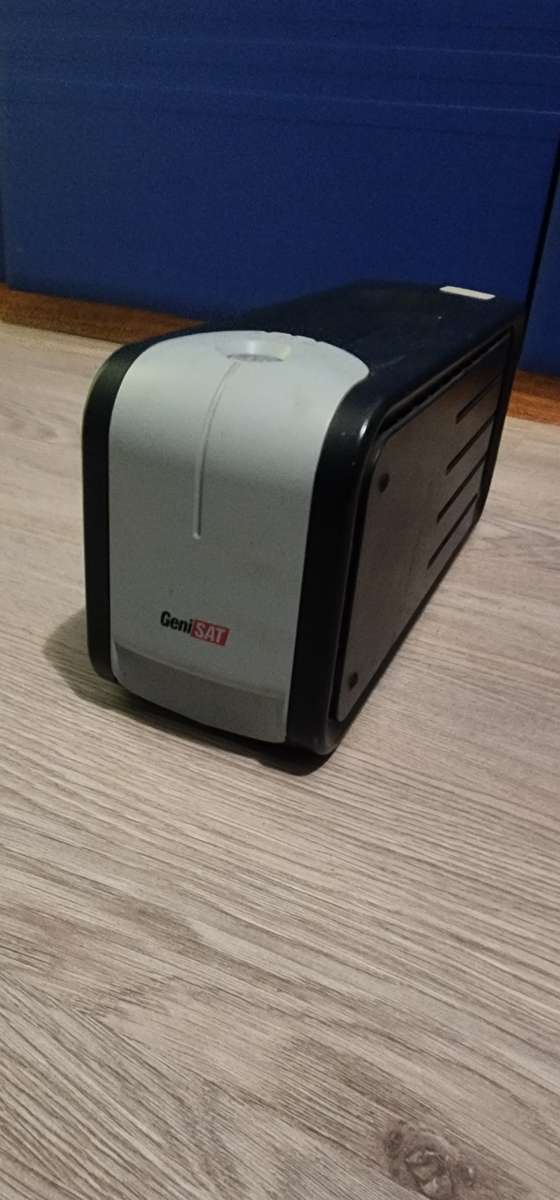 Genisat 600VA / 360 W UPS