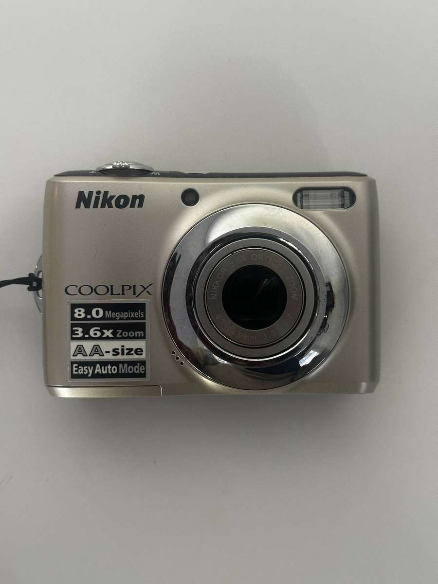 Nikon COOLPIX L21 8MP Digital Camera  Fully Working  Pre-Owned