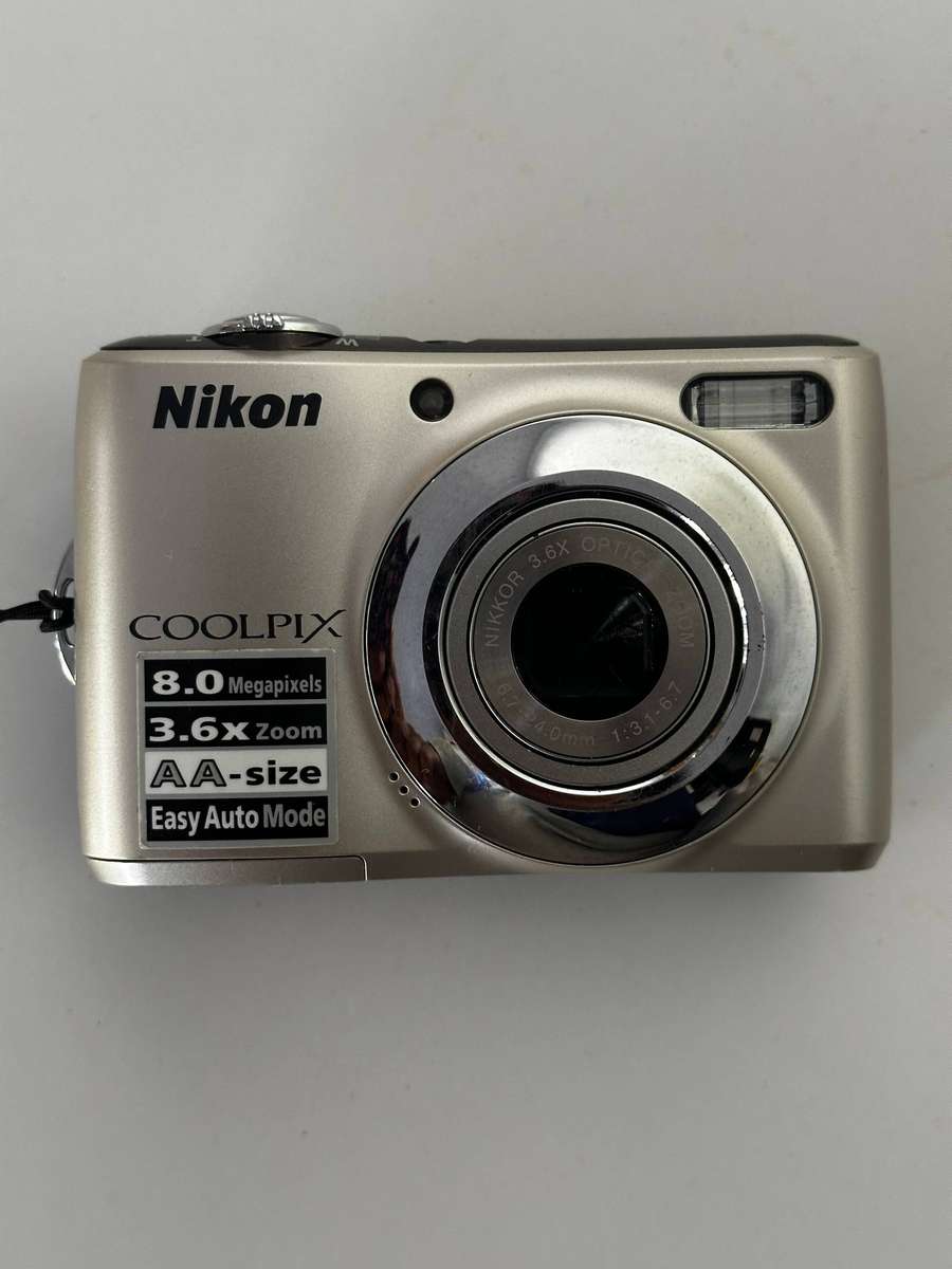 Nikon COOLPIX L21 8MP Digital Camera  Fully Working  Pre-Owned