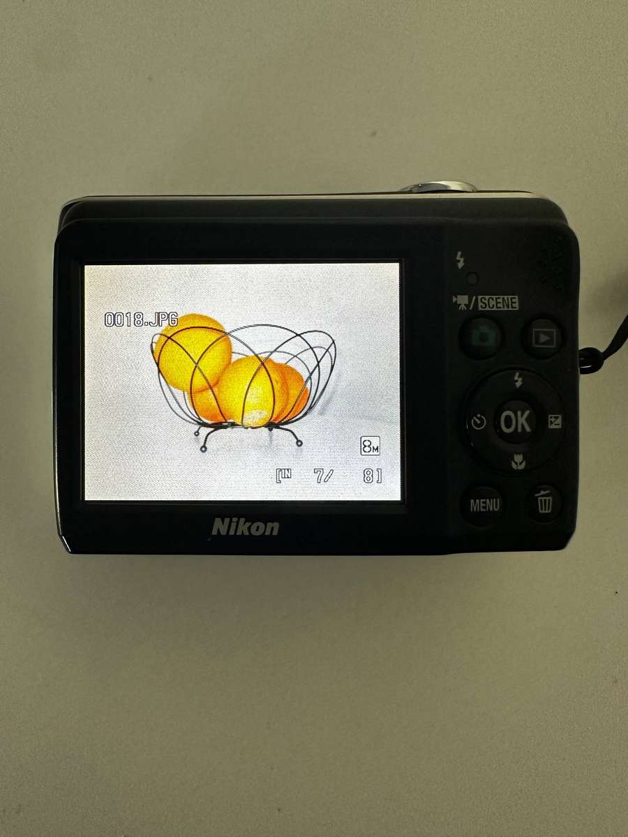 Nikon COOLPIX L21 8MP Digital Camera  Fully Working  Pre-Owned
