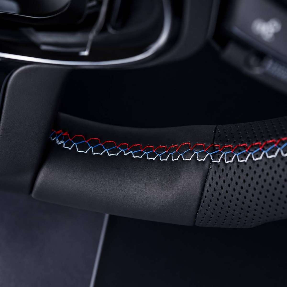 BMW M3 STYLE D-SHAPED SPORTS STEERING WHEEL