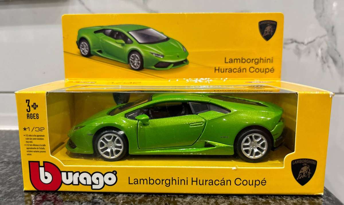 Bburago 1:32 Lamborghini Huracán Coupé Die-Cast Model