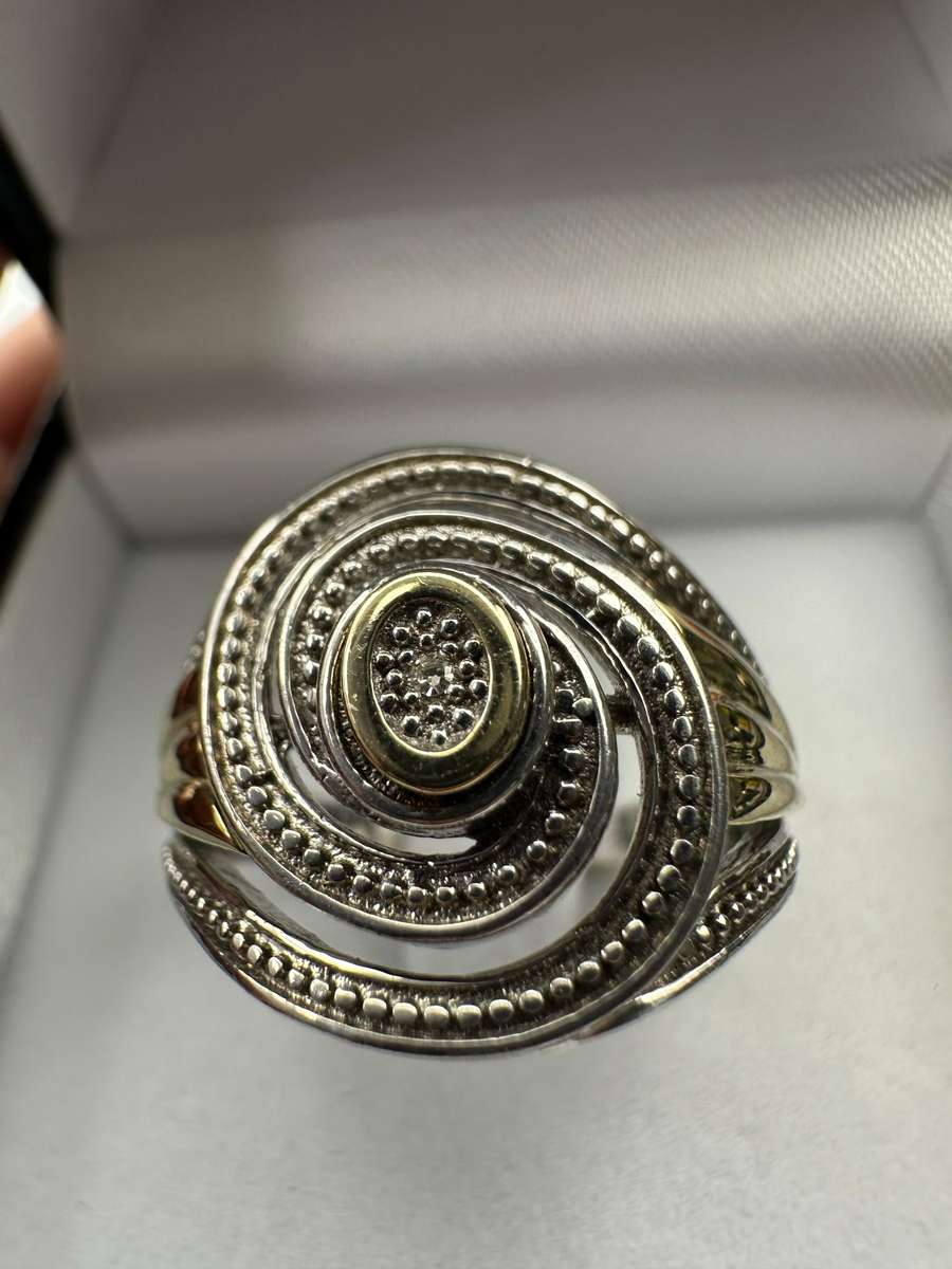 Two tone Silver  Spiral Ring with Centre Stone - 0.01 CT I/J VS/SI  -5.26 Grams