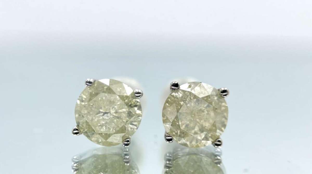 STUNNING MASSIVE 1.40ct Diamond Stud Earrings!! Valued at 17500