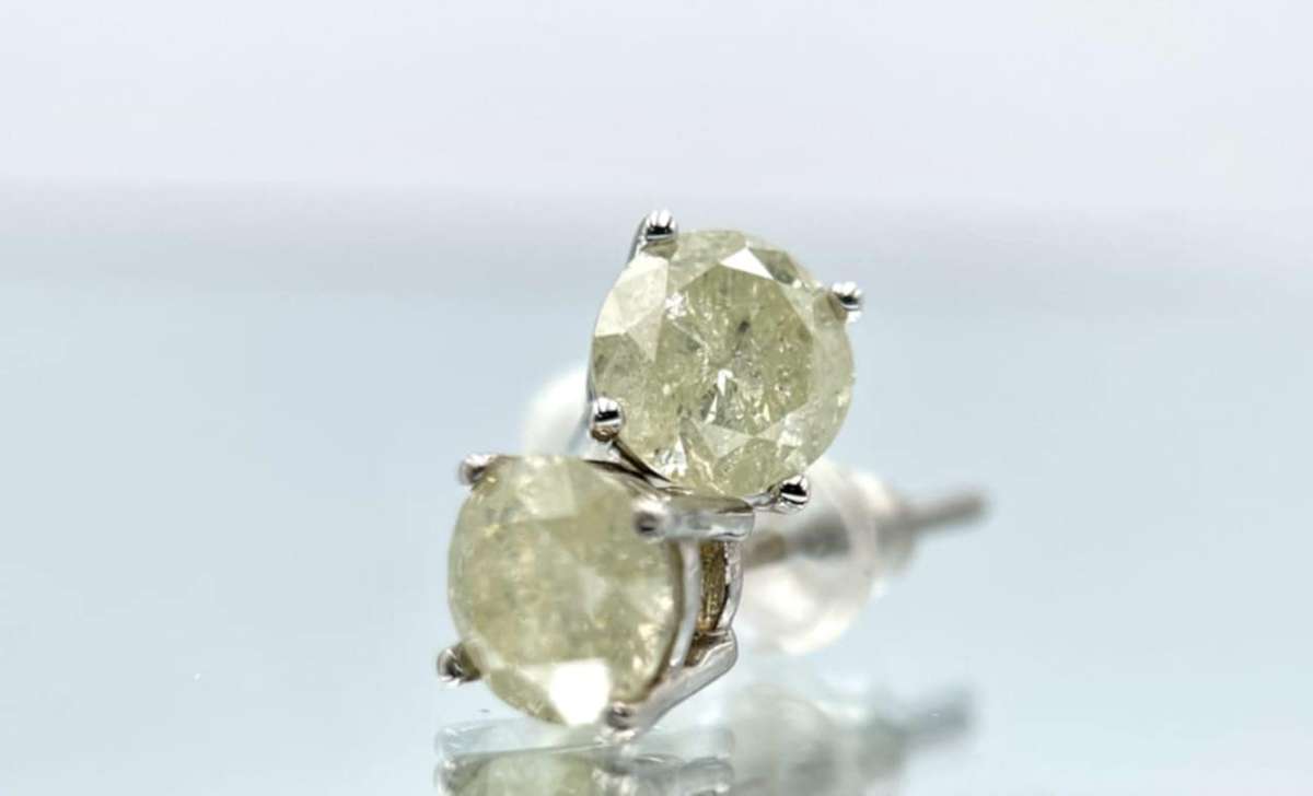 STUNNING MASSIVE 1.40ct Diamond Stud Earrings!! Valued at 17500