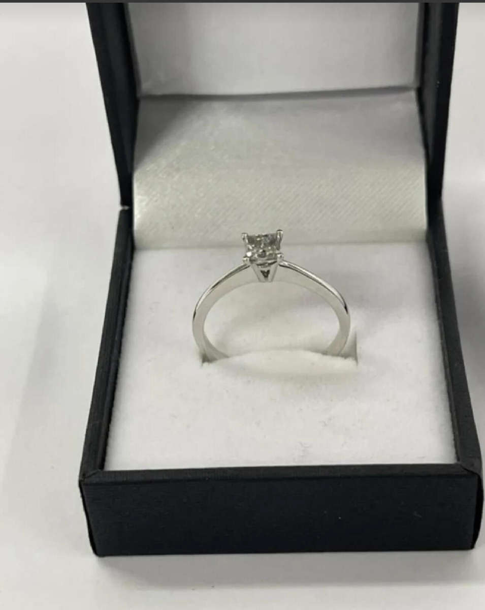 18CT White Gold 0.5250 CT Diamond Solitaire Princess Cut Ring(US6.5/UK M) - Evaluation R38900