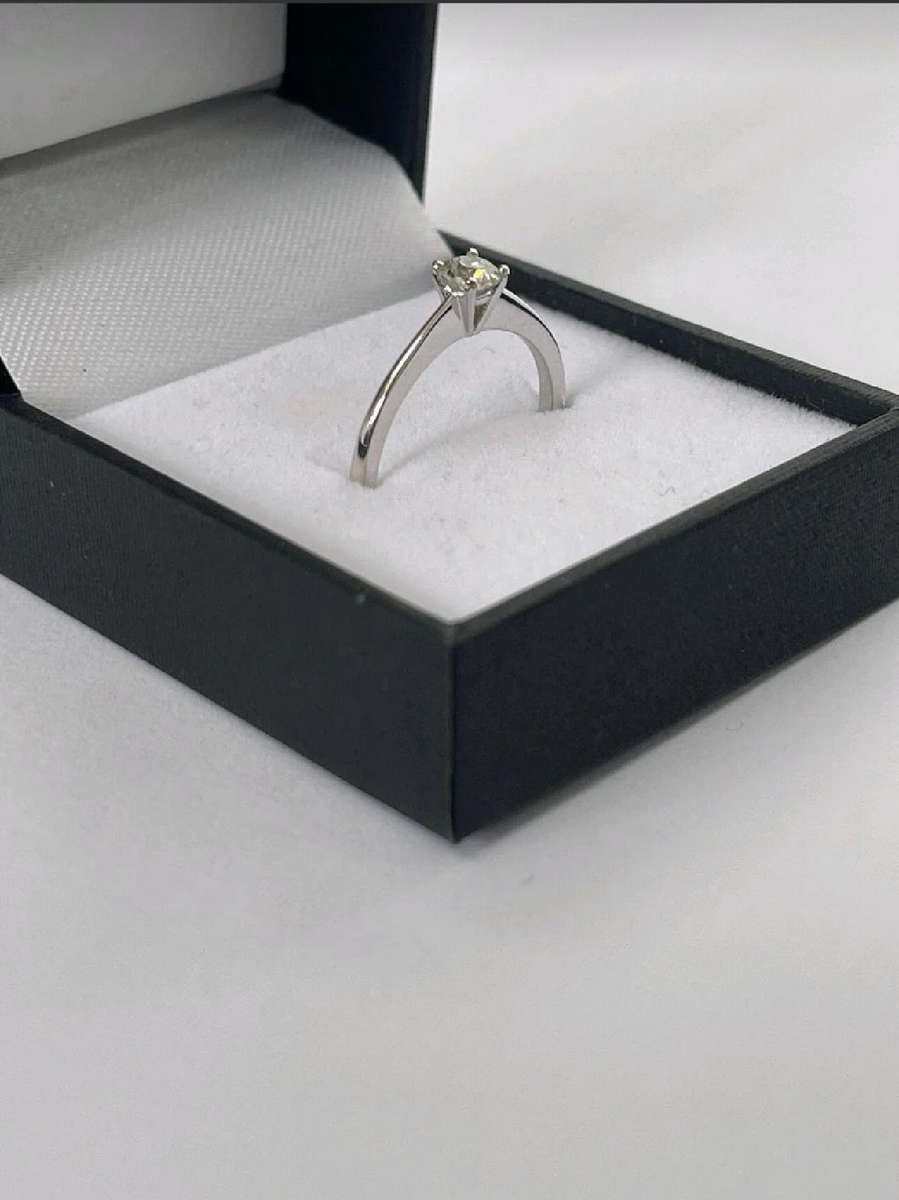 18CT White Gold 0.2910 CT Diamond Solitaire Ring - Evaluation R25 500