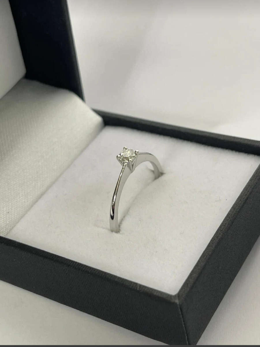 18CT White Gold 0.2110 CT Diamond Solitaire Cut Ring(US6/UKL) - Evaluation  R 23 000