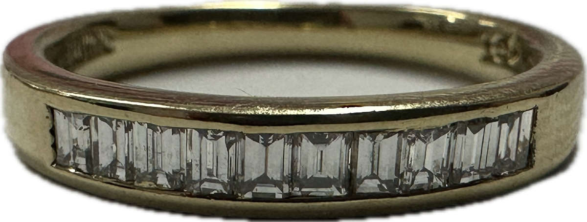 9CT YELLOW GOLD BAGUETTE DIAMOND BAND, 10 X DIAMONDS TOTAL WEIGHT  - EVALUATION R 16 500