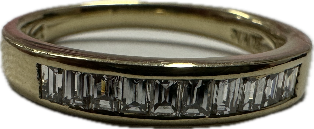 9CT YELLOW GOLD BAGUETTE DIAMOND BAND, 10 X DIAMONDS TOTAL WEIGHT  - EVALUATION R 16 500