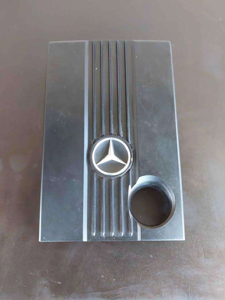 Used Mercedes m271 engine cover P/N A2710100867