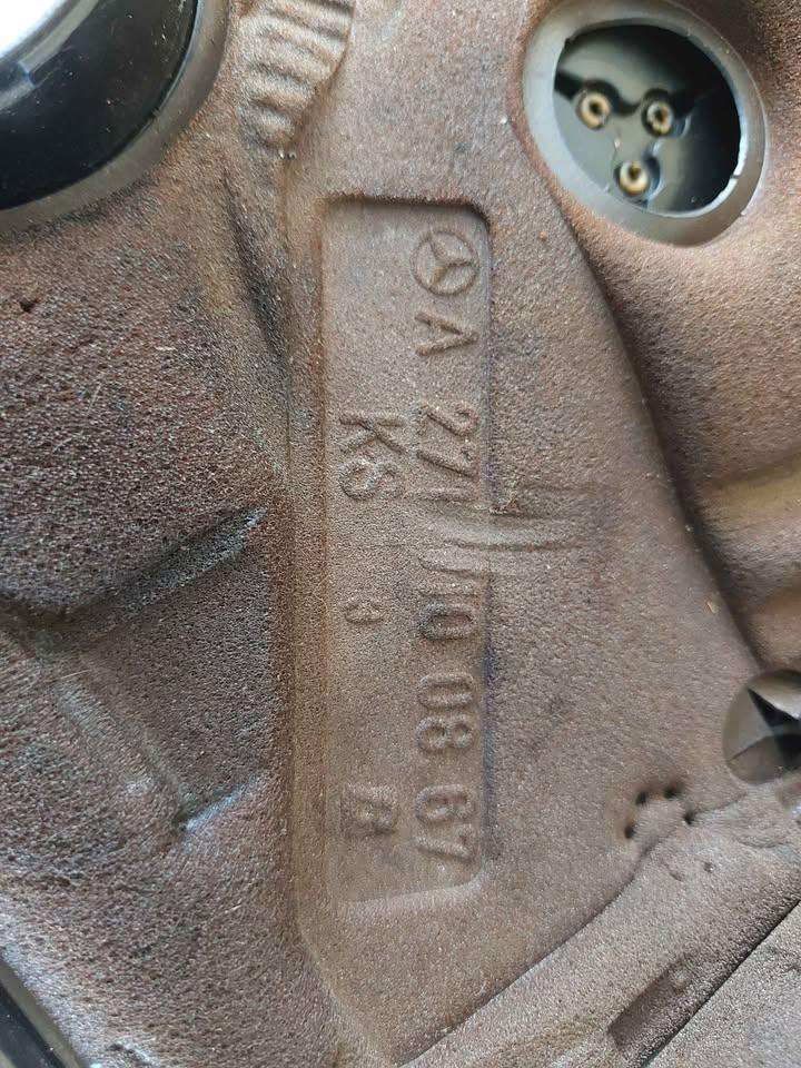Used Mercedes m271 engine cover P/N A2710100867